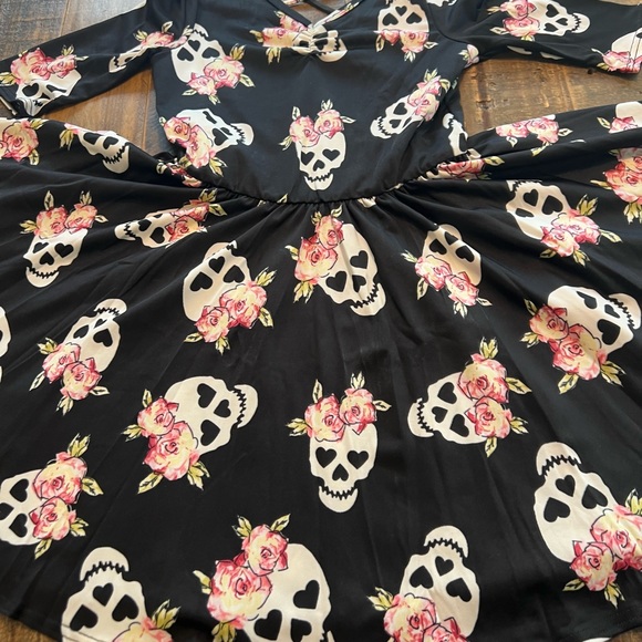 Dot Dot Smile size 5/6 or 8/10 girls skull and roses Ballerina twirl dress new - Picture 2 of 4